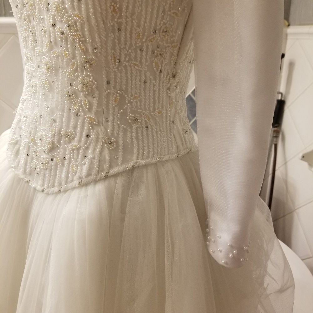 Wedding gown